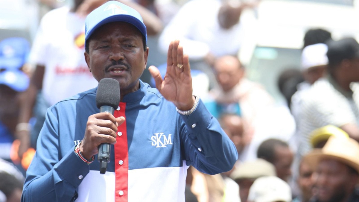 Kalonzo Musyoka addresses a gathering during his Garissa campaign visit.